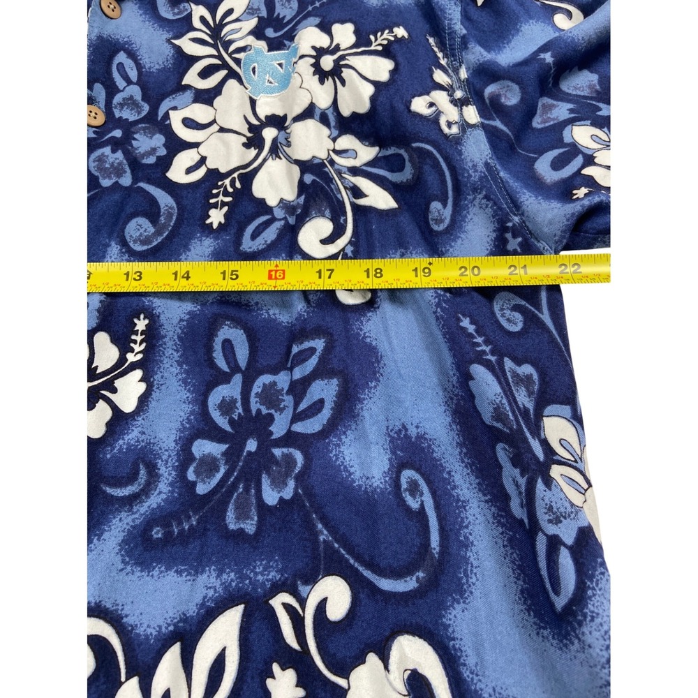 UNC Tar Heels Hawaiian Shirt Mens‎ XL Spike Sports Floral Button Beachy Vacation - Picture 4 of 9